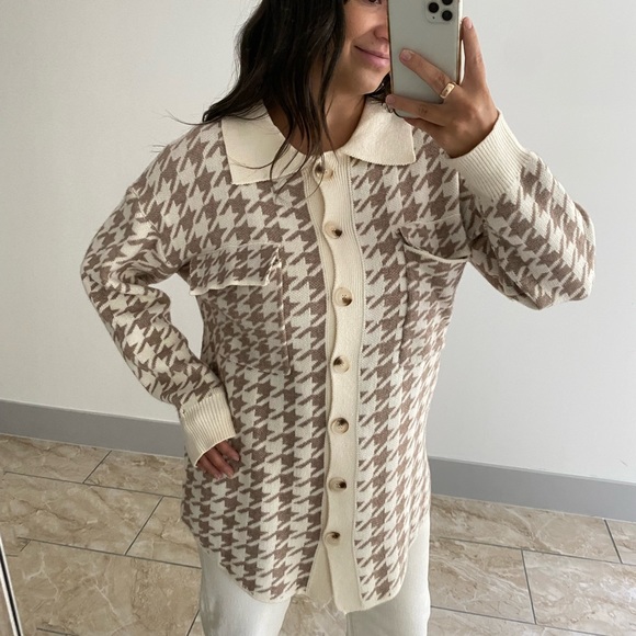 neutral light sweater - Picture 3 of 11